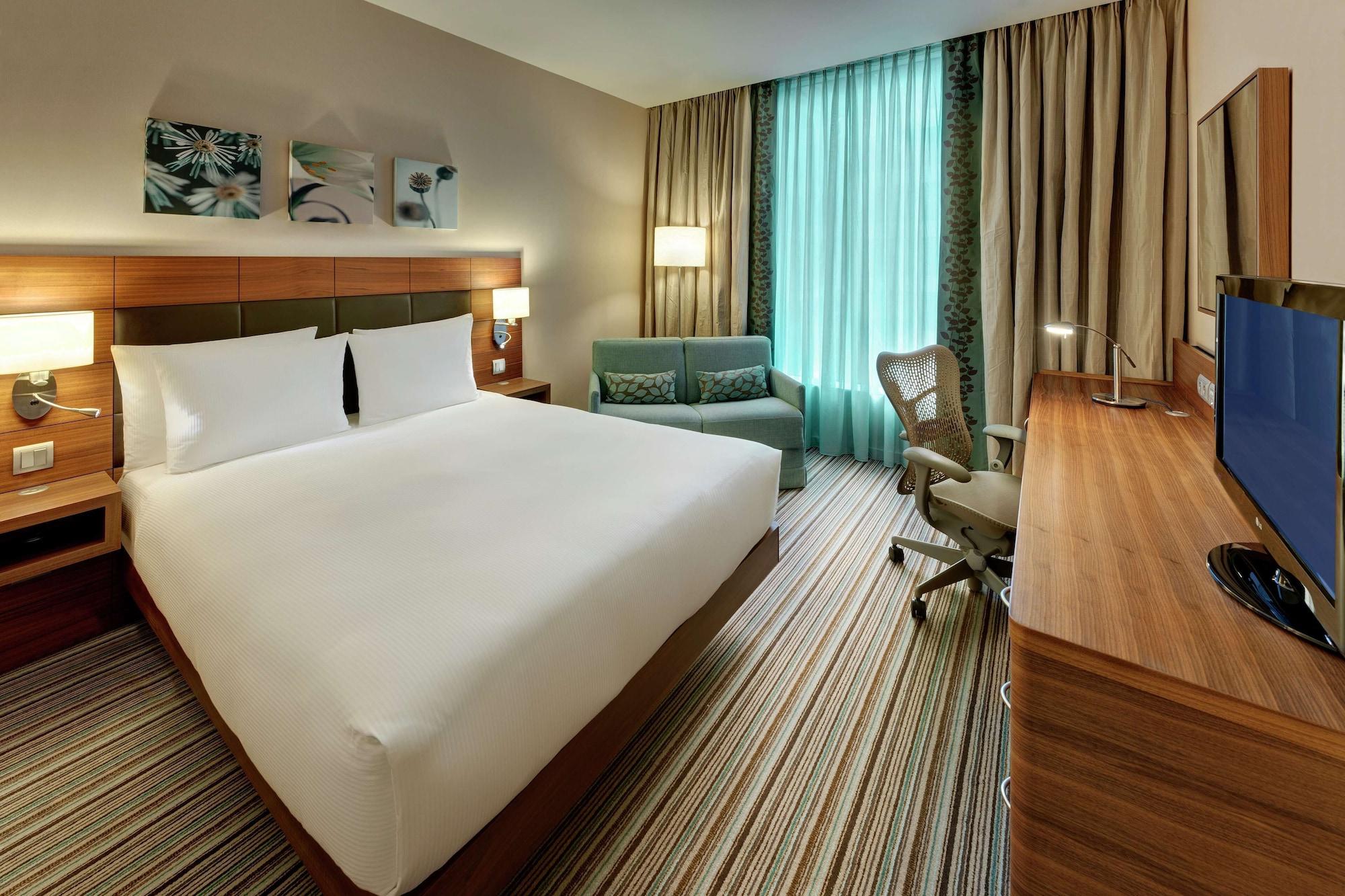 Hilton Garden Inn Frankfurt Airport Frankfurt am Main Eksteriør bilde A room at the hotel