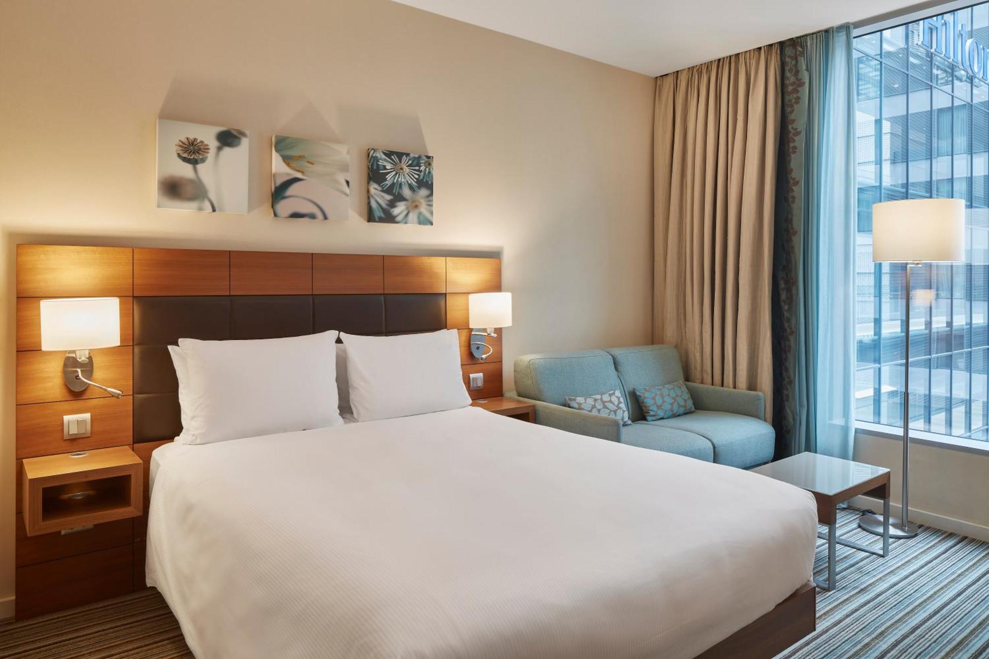 Hilton Garden Inn Frankfurt Airport Frankfurt am Main Eksteriør bilde A room at the Hilton London