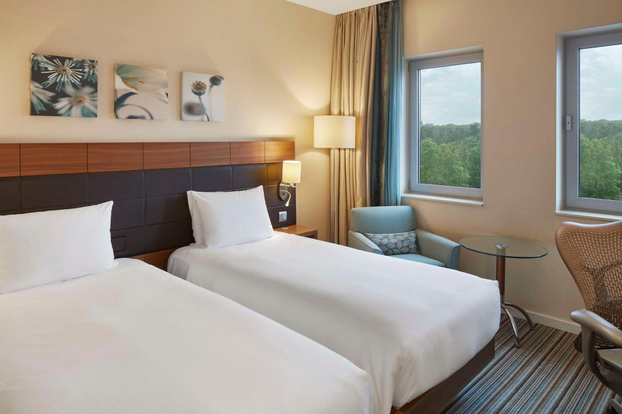 Hilton Garden Inn Frankfurt Airport Frankfurt am Main Eksteriør bilde Room at the Hilton Prague