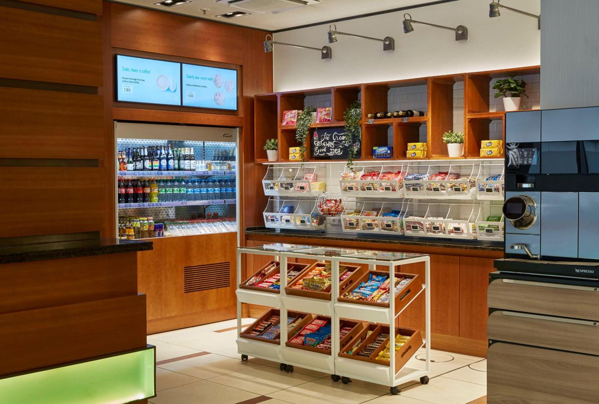 Hilton Garden Inn Frankfurt Airport Frankfurt am Main Eksteriør bilde The coffee shop at the hotel