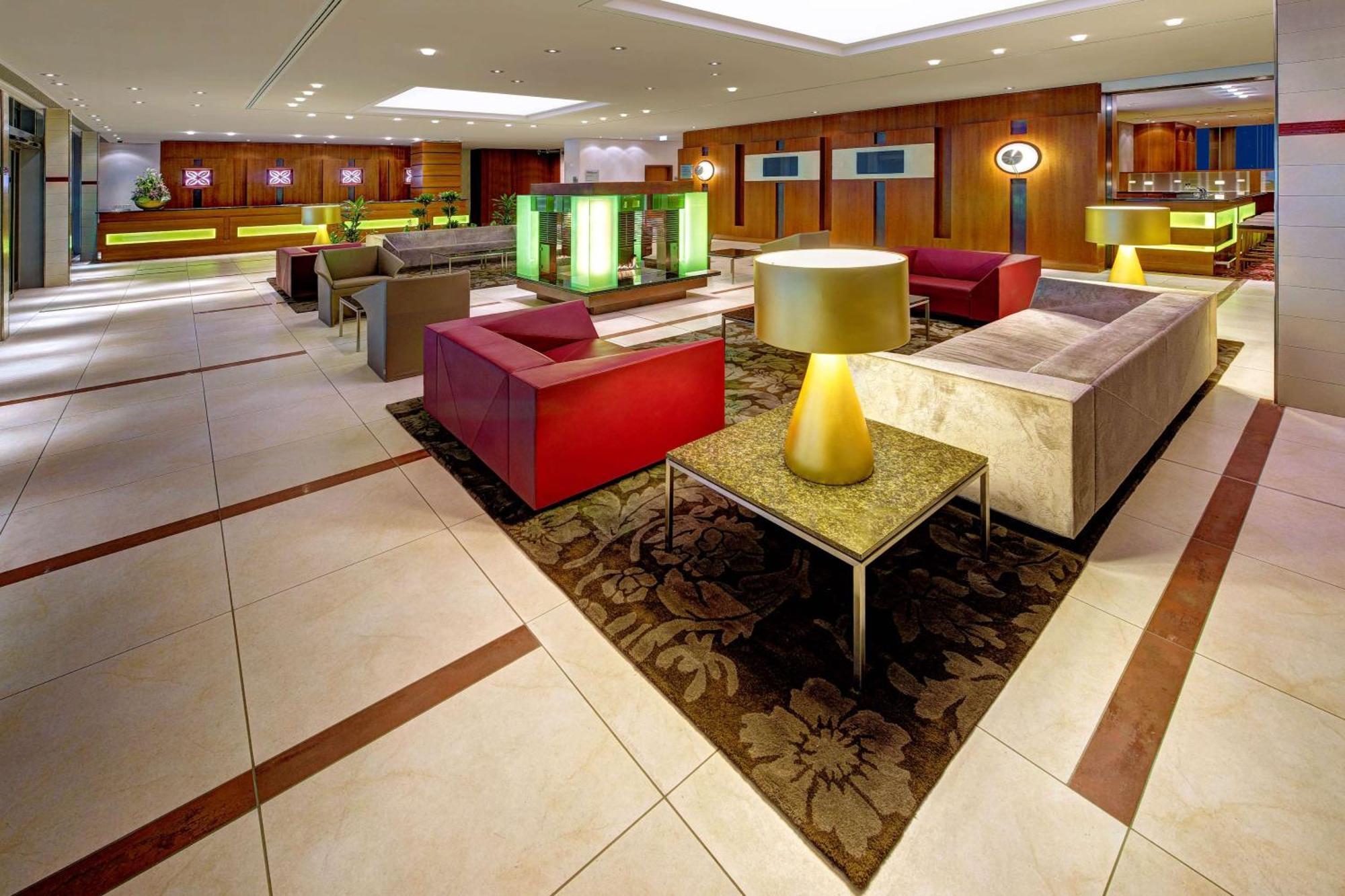 Hilton Garden Inn Frankfurt Airport Frankfurt am Main Eksteriør bilde Reception area